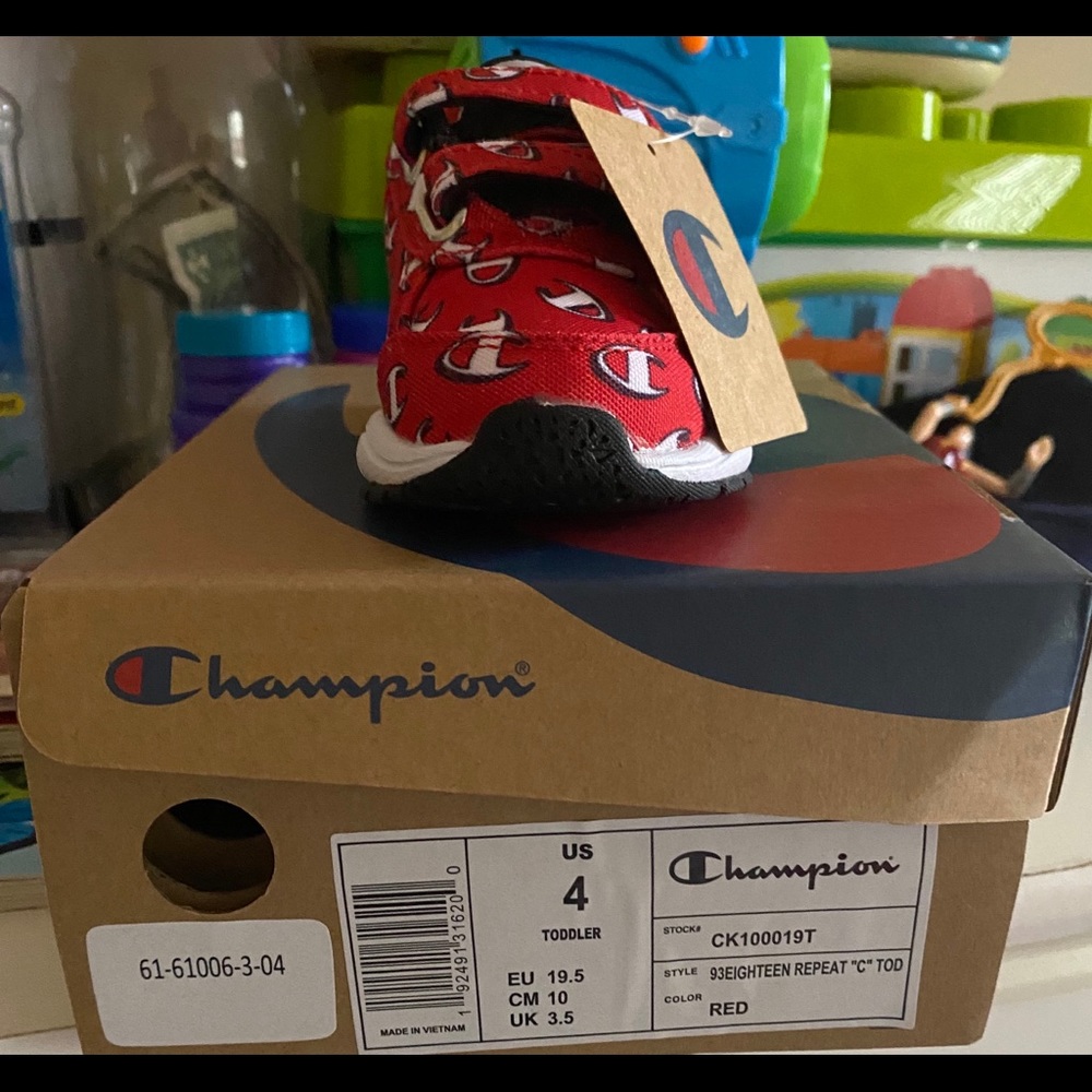 toddler champion eighteen 93 brand new size 4